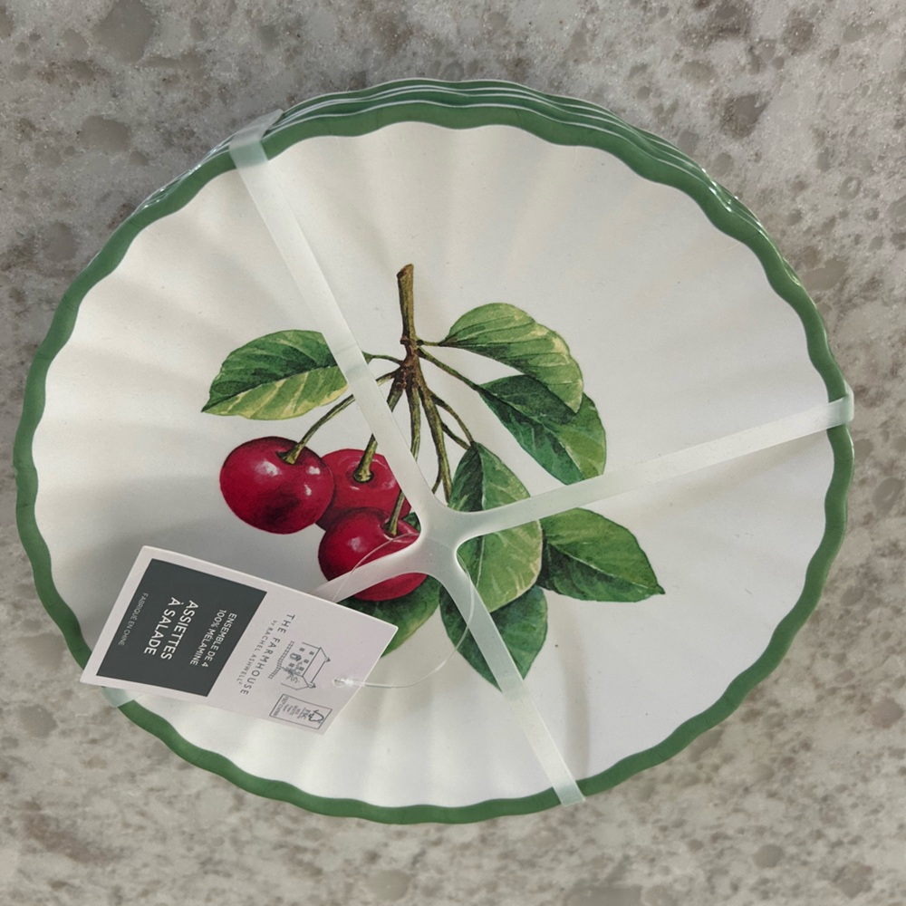 “New” The Farmhouse by Rachel Ashwell Assorted Fruit Plates (set of 4)